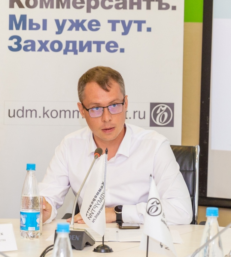 Алексей Иванов